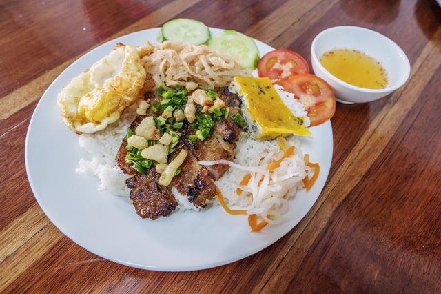 Những món ăn mang đậm dấu ấn Sài Gòn mà bạn nhất định phải thử - Ảnh 2.