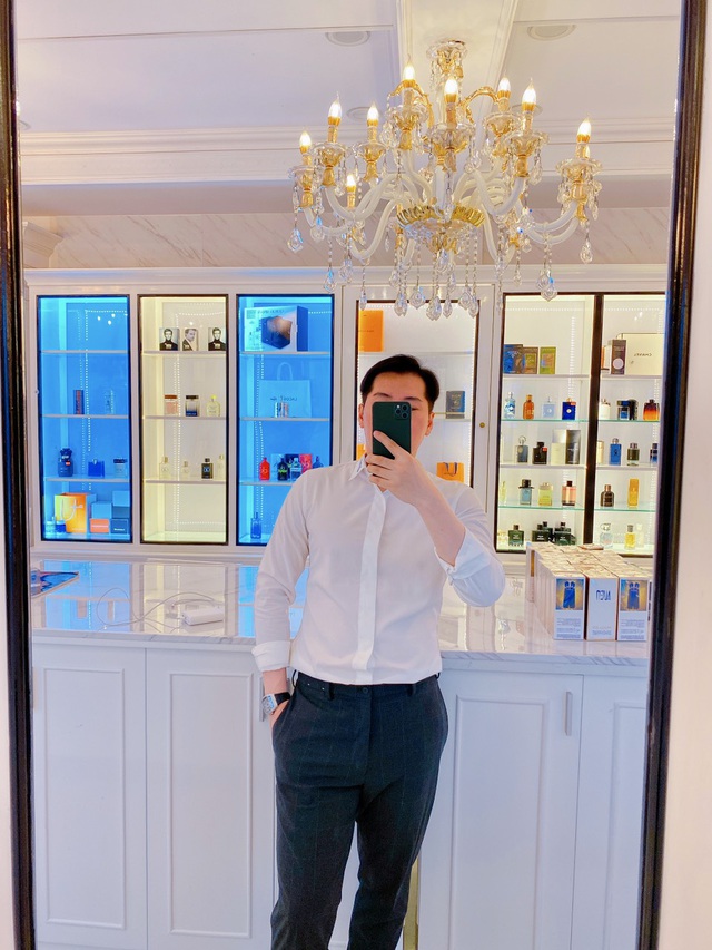 CEO Phạm Công - chàng trai có tình yêu kỳ lạ với các tầng hương quyến rũ - Ảnh 1.