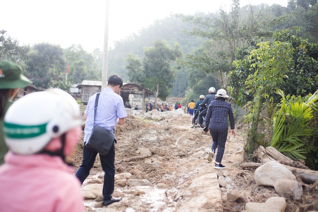 Thẩm mỹ viện Ngọc Dung hành trình “đi về phía đồng bào miền Trung” - Ảnh 2.