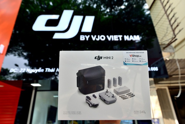 DJI Mini 2: Nhỏ và nhẹ như trước nhưng mạnh hơn gấp nhiều lần, quay video 4K, truyền hình ảnh 10km và hơn thế nữa - Ảnh 1.