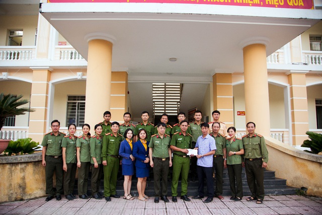 Thẩm mỹ viện Ngọc Dung hành trình “đi về phía đồng bào miền Trung” - Ảnh 4.