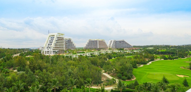 Có gì đặc biệt trong khách sạn quy mô hàng đầu Việt Nam đang chuẩn bị khánh thành tại Quy Nhơn? - Ảnh 2.