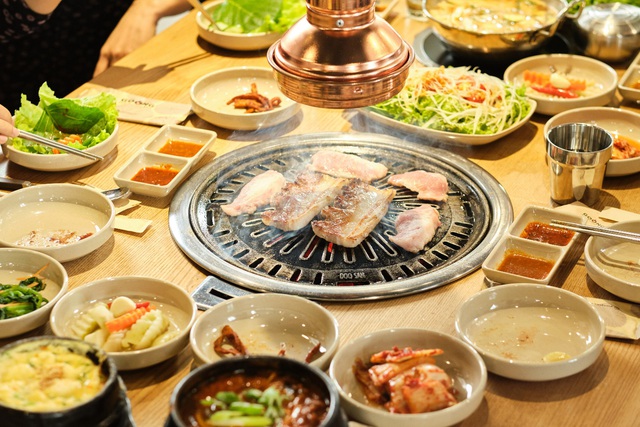 Giáng sinh này, cùng đến hàng thịt nướng chuẩn Hàn Quốc từ không gian tới hương vị giữa “khu nhà giàu” nổi tiếng đất Hà thành - Ảnh 8.