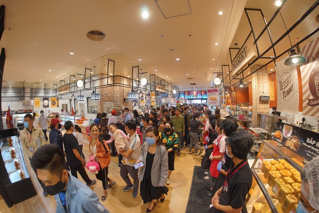 Cả Hải Phòng rộn ràng đi khai trương siêu thị AEON lớn nhất thành phố, hàng chục nghìn lượt khách tới mua sắm, trải nghiệm trong ngày mở cửa - Ảnh 3.