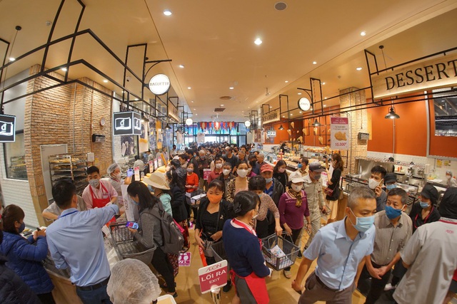 Cả Hải Phòng rộn ràng đi khai trương siêu thị AEON lớn nhất thành phố, hàng chục nghìn lượt khách tới mua sắm, trải nghiệm trong ngày mở cửa - Ảnh 7.