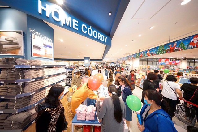 Cả Hải Phòng rộn ràng đi khai trương siêu thị AEON lớn nhất thành phố, hàng chục nghìn lượt khách tới mua sắm, trải nghiệm trong ngày mở cửa - Ảnh 11.