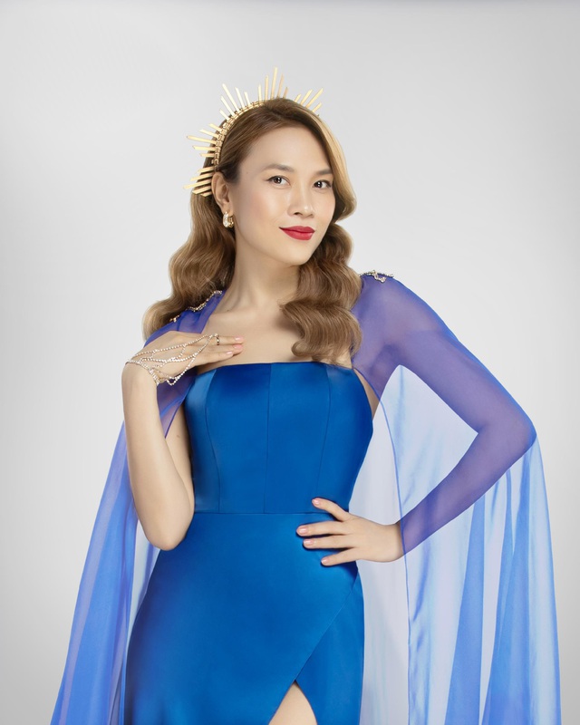 Mỹ T&acirc;m h&oacute;a nữ thần nhan sắc truyền tải th&ocirc;ng điệp Mừng hết năm - Đẹp tới thăm trong clip mới - Ảnh 1.