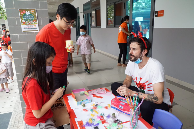 Hội chợ Giáng sinh từ thiện năm 2020 tại trường Quốc tế Singapore Nam Sài Gòn - Nơi hạnh phúc được sẻ chia - Ảnh 3.