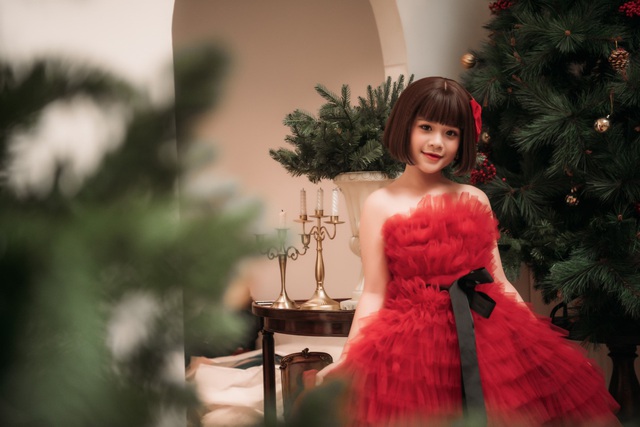 Model Kid Katherin Minh Vy và ca sĩ Đỗ Kim Thành hóa chị em trong bộ ảnh Noel - Ảnh 8.