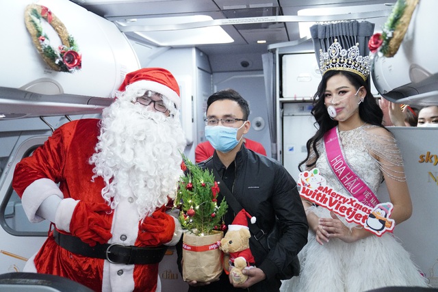 Đón đại tiệc Giáng sinh thật chất trên 9 tầng mây cùng Hoa hậu Đỗ Thị Hà - Ảnh 12.