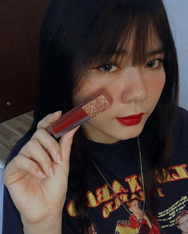 Sốt x&igrave;nh xịch thỏi son kem H&agrave;n mịn l&igrave; si&ecirc;u đỉnh vừa ra mắt khiến c&aacute;c beauty blogger đứng ngồi kh&ocirc;ng y&ecirc;n - Ảnh 8.