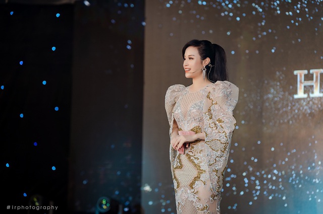 Hóa thân thành High Queen lộng lẫy, nữ chủ tịch Nguyễn Thị Ánh tỏa sáng trong đêm Gala vinh danh “LA MUSE” Hathor Group - Ảnh 1.