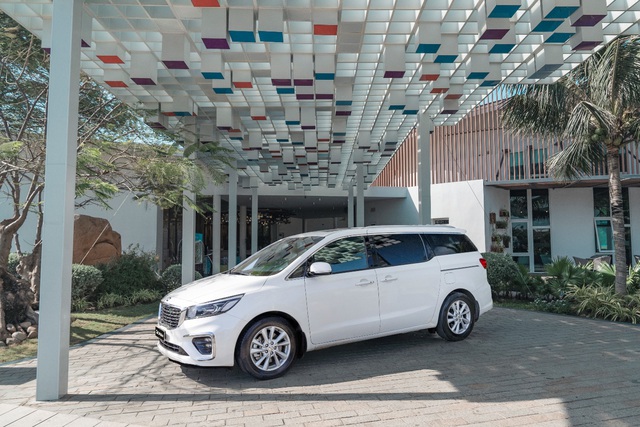 Kia Sedona Signature - Nâng tầm sang trọng, thoải mái và tiện nghi - Ảnh 1.