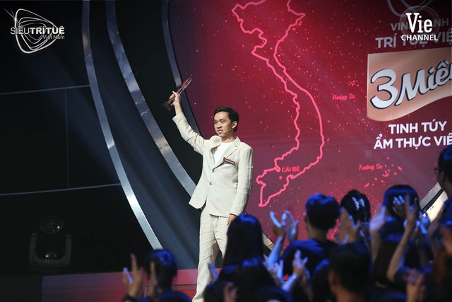 Ch&agrave;ng trai Tiền Giang ghi nhớ 2.300 dữ liệu khủng từ 100 th&ugrave;ng m&igrave; 3 Miền khiến kh&aacute;n giả Si&ecirc;u Tr&iacute; Tuệ nghi&ecirc;ng m&igrave;nh th&aacute;n phục - Ảnh 5.