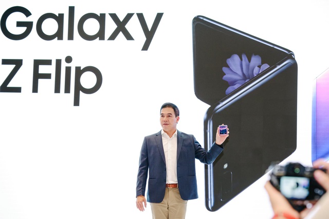 Galaxy Z Flip ra mắt chính thức tại Việt Nam, mở đầu xu hướng thời trang công nghệ mới - Ảnh 2.