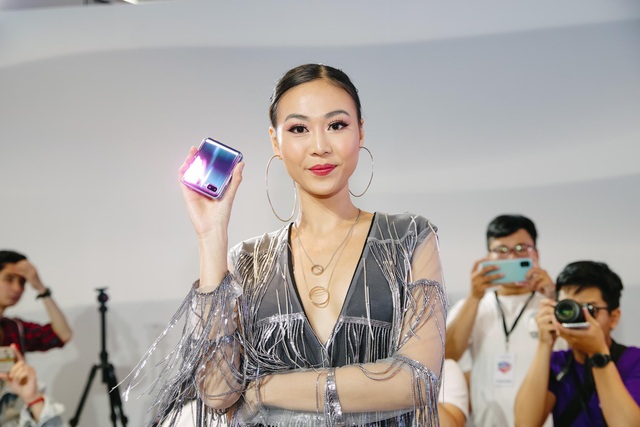 Galaxy Z Flip ra mắt chính thức tại Việt Nam, mở đầu xu hướng thời trang công nghệ mới - Ảnh 4.