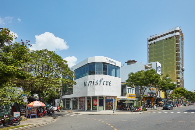 Mở rộng chuỗi cửa hàng thân thiện với môi trường, innisfree khai trương “điểm dừng chân xanh” đầu tiên tại Đà Nẵng - Ảnh 1.