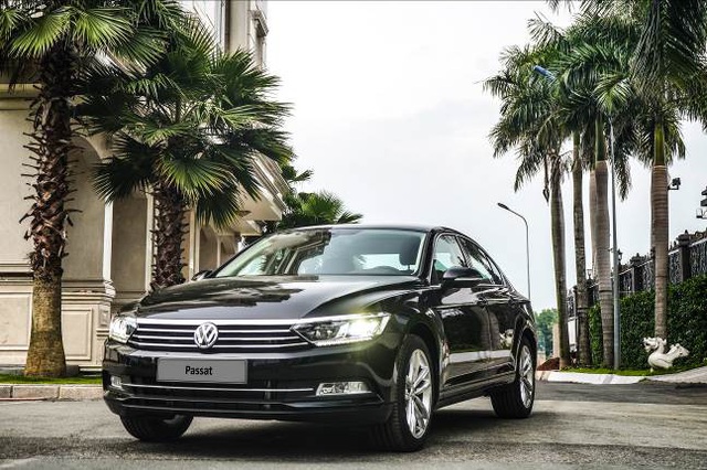 Volkswagen tặng phí trước bạ cho Tiguan Allspace Highline và Passat Bluemotion High - Ảnh 1.