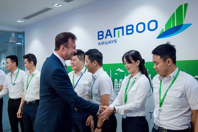 Bamboo Airways gặp mặt khóa phi công tập sự đầu tiên - Ảnh 1.