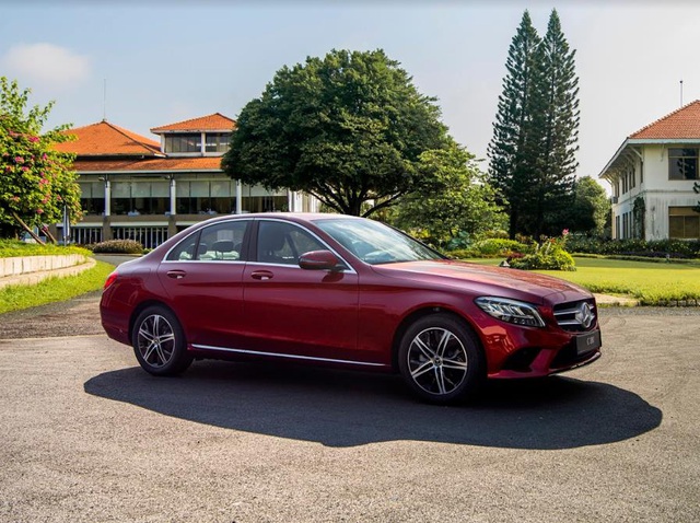 Vietnam Star Automobile chính thức ra mắt 9 mẫu xe mới của Mercedes-Benz năm 2020 - Ảnh 1.