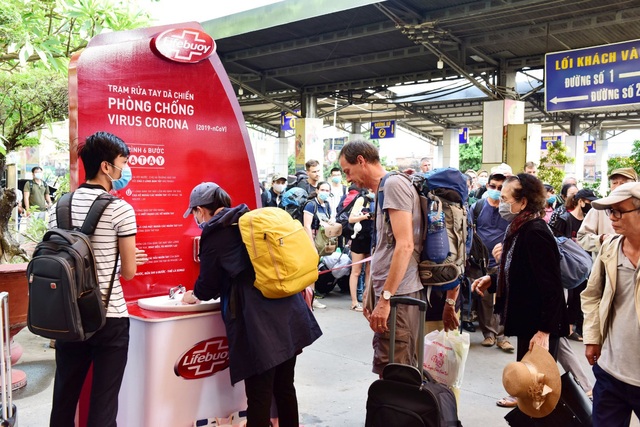 Cùng Chi Pu nhảy Ghen Cô Vy gây quỹ xây dựng 100 trạm rửa tay dã chiến Lifebuoy miễn phí - Ảnh 2.