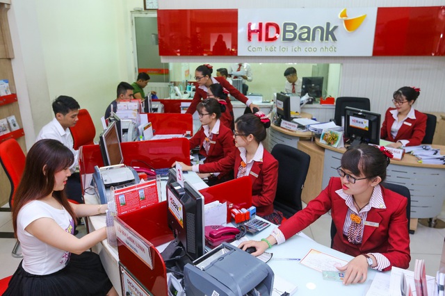HDBank tưng bừng trao ng&agrave;n qu&agrave; tặng y&ecirc;u thương đến ph&aacute;i đẹp nh&acirc;n dịp 8/3 - Ảnh 2.