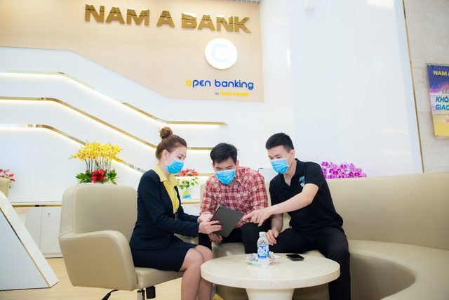 Nhiều ưu đãi hấp dẫn khi giao dịch trực tuyến từ Nam A Bank - Ảnh 1.
