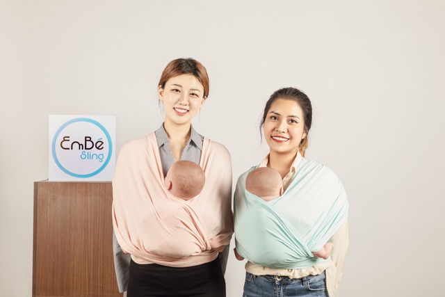 Hành trình đôi bạn Hàn – Việt mang địu vải EmBé Sling đến mẹ bỉm sữa Việt - Ảnh 1.