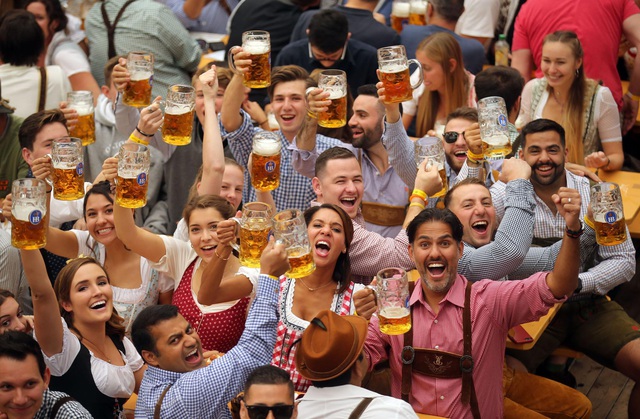 Từ nước Đức về Việt Nam, chuyện đi uống bia vốn chẳng để say xỉn - Ảnh 1.