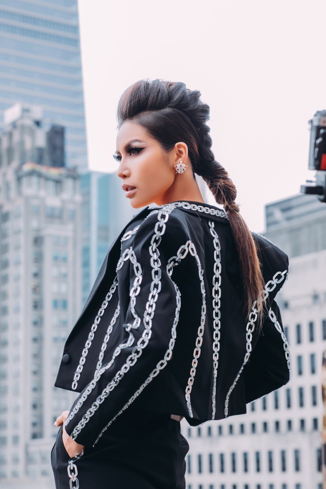 Mãn nhãn với loạt hairstyle đẳng cấp của Minh Tú trong lần tham dự New York Fashion Week Spring/Summer 2020 - Ảnh 8.