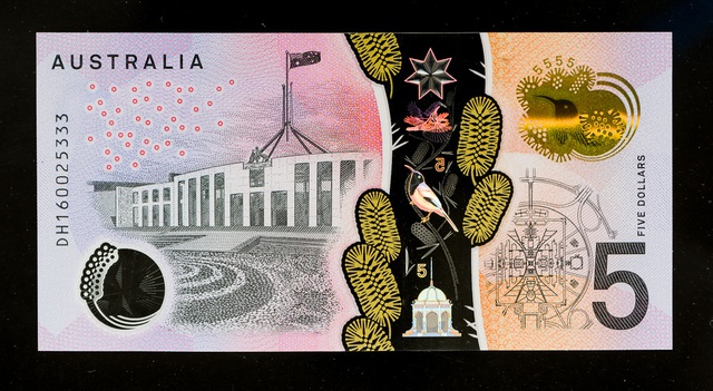 Australia tiết kiệm 1 tỷ đô la nhờ chuyển đổi từ tiền giấy sang tiền polymer - Ảnh 1.