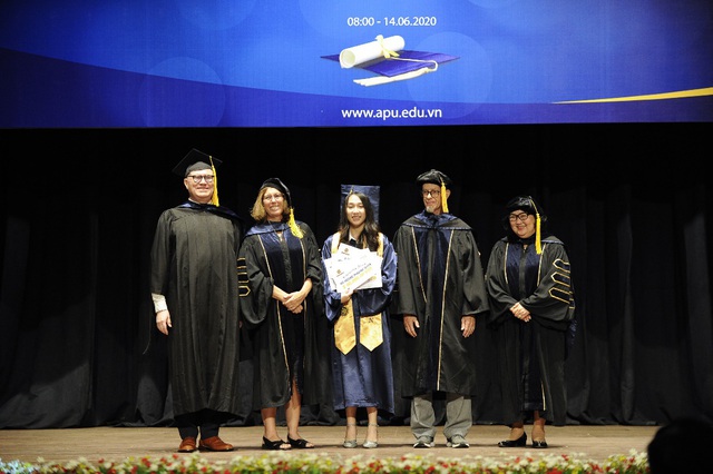 Lễ tốt nghiệp khóa 2020 của học sinh Trường Quốc tế Hoa Kỳ APU - Ảnh 3.