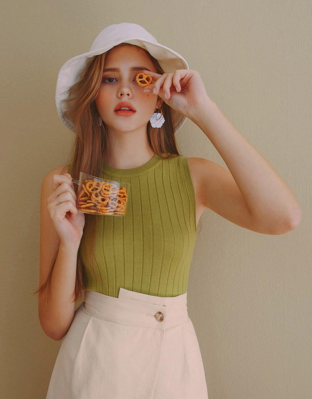 Điểm danh những item đậm chất summer không thể thiếu trong tủ đồ mùa hè của bạn - Ảnh 1.
