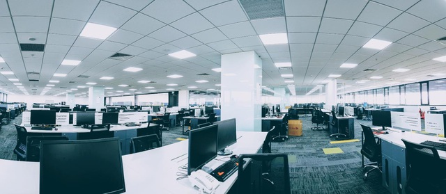 Chẳng cần đi đâu xa, dân công nghệ sống ảo với hàng nghìn góc ở ngay văn phòng - Ảnh 5.