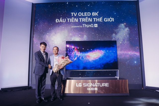Ai là người đấu giá thành công chiếc TV OLED 8K đầu tiên, cùng LG ủng hộ tổ chức Operation Smile tại Việt Nam? - Ảnh 2.
