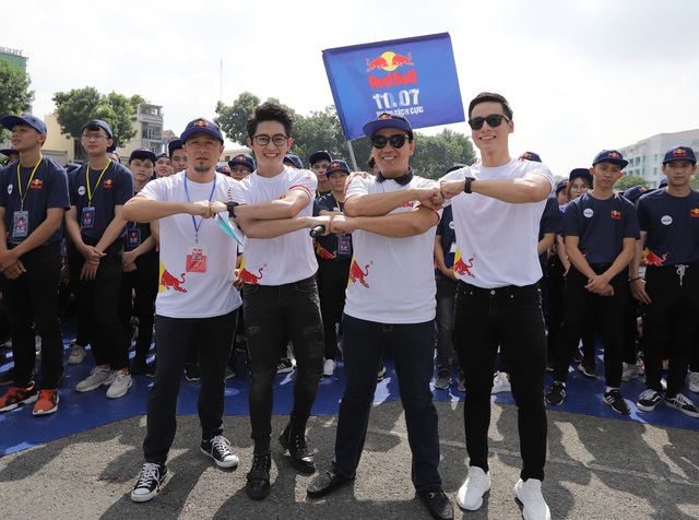 Red Bull tạo dấu ấn với Ngày Tích Cực, xác lập kỷ lục châu Á để lan tỏa năng lượng tích cực khắp Việt Nam - Ảnh 1.