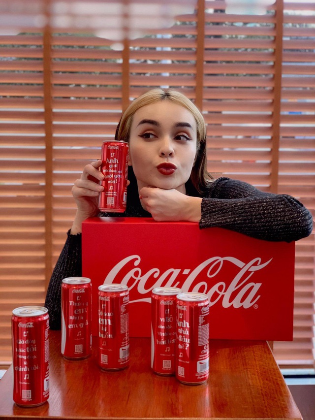 Coca-Cola 1 lần nữa khiến giới trẻ “sôi sục” với bộ lon “Trao giai điệu hứng khởi” - Ảnh 4.