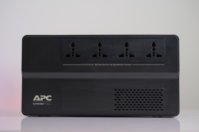 Bộ lưu điện APC Easy UPS BV1000I-MS dưới 2 triệu, chịu tải 600w dễ lắp đặt và sử dụng - Ảnh 1.