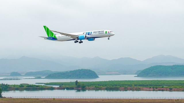 Bamboo Airways chào sinh nhật 2 tuổi với kho hàng triệu vé bay đồng giá từ 18.000 đồng - Ảnh 1.