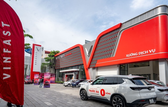Showroom VinFast mới khai trương ở Hà Nội: Rộng gần 5.000m2, sang xịn vượt trội - Ảnh 2.