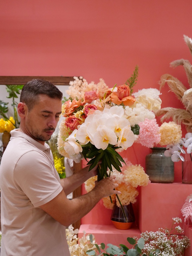Mê mẩn cửa hàng hoa Métaphore độc đáo giữa lòng Hà Nội - Ảnh 3.