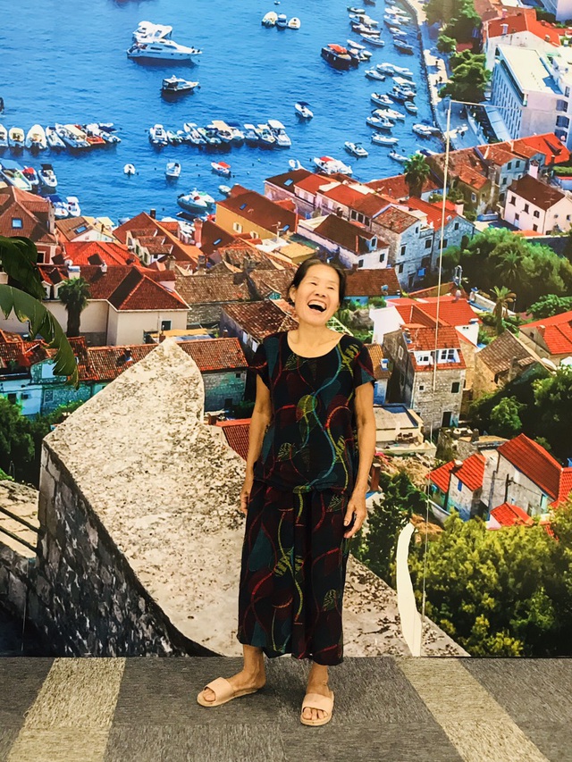 Cô cháu gái đăng ảnh đưa 4 người bà đi AEON MALL chơi được cộng đồng mạng chia sẻ rần rần - Câu chuyện chữa lành “tổn thương Covid-19 bằng thông điệp nhân văn - Ảnh 6.