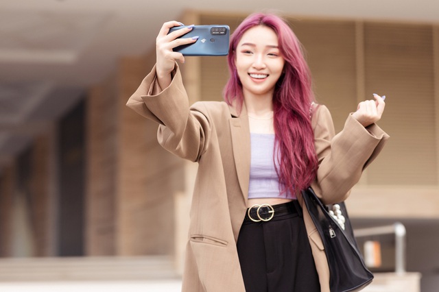 Đi tìm chân dung chiếc smartphone giá dưới 4,5 triệu khiến streamer Hoa Nhật Huỳnh mê tít - Ảnh 4.