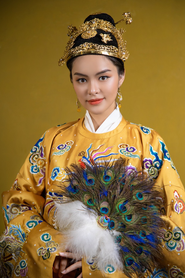 Ấn tượng bộ ảnh “Manayi - vàng son một thuở” tôn vinh hương sắc đất Việt ngàn năm - Ảnh 2.