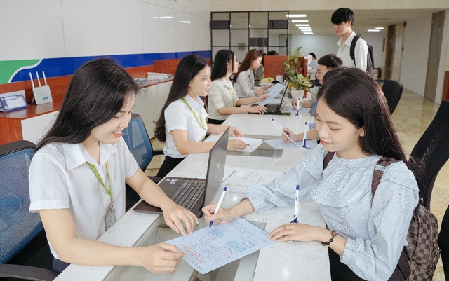 Chiến lược điều chỉnh nguyện vọng gi&uacute;p th&iacute; sinh y&ecirc;n t&acirc;m tr&uacute;ng tuyển đại học - Ảnh 2.