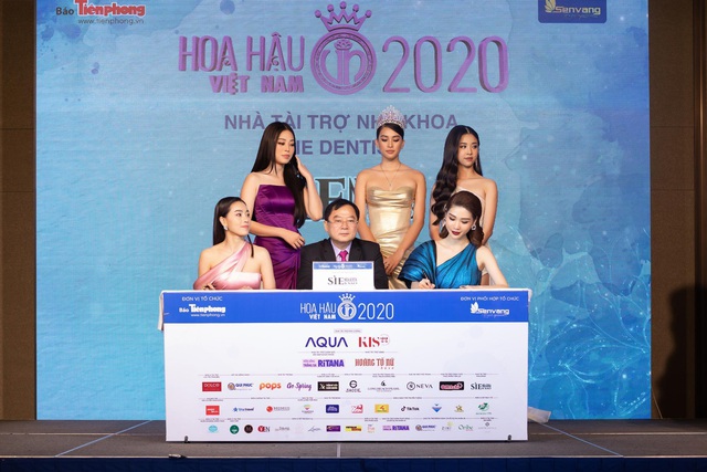 CEO Lâm Ngân diện váy của NTK Công Trí tại họp báo Hoa hậu Việt Nam 2020 - Ảnh 5.