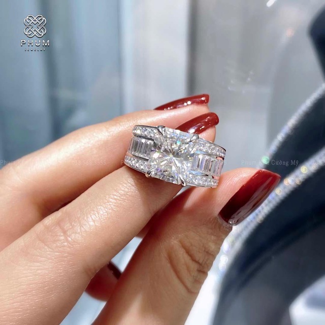 Khám phá PHUM - thương hiệu trang sức thiết kế từ kim cương thanh lịch, đẳng cấp - Ảnh 1. Khám phá PHUM - thương hiệu trang sức thiết kế từ kim cương thanh lịch, đẳng cấp - Ảnh 1.