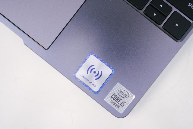 Huawei MateBook 13: 16GB RAM, Card đồ họa rời và còn nhiều điều ấn tượng hơn thế nữa - Ảnh 7. Huawei MateBook 13: 16GB RAM, Card đồ họa rời và còn nhiều điều ấn tượng hơn thế nữa - Ảnh 7.
