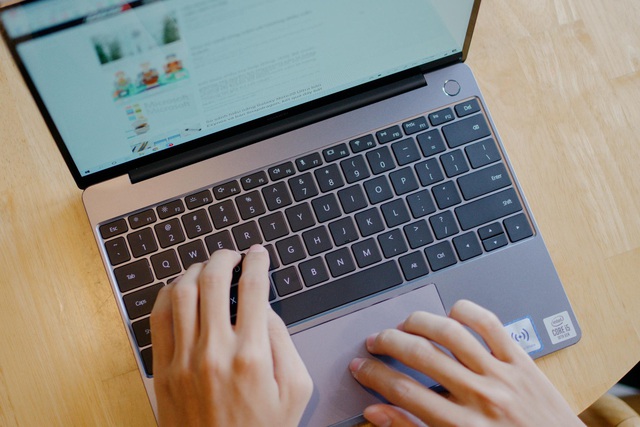 Huawei MateBook 13: 16GB RAM, Card đồ họa rời và còn nhiều điều ấn tượng hơn thế nữa - Ảnh 8. Huawei MateBook 13: 16GB RAM, Card đồ họa rời và còn nhiều điều ấn tượng hơn thế nữa - Ảnh 8.