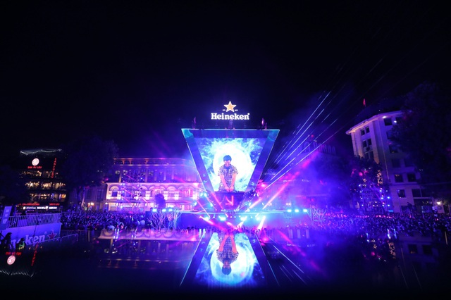 Mãn nhãn với đại tiệc Countdown đón chào năm mới 2021 tại Hà Nội, Nha Trang - Ảnh 8.